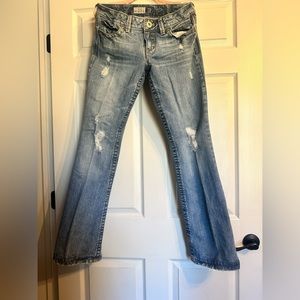Women’s 5/6 long Aeropostale skinny flare. Barely wore.